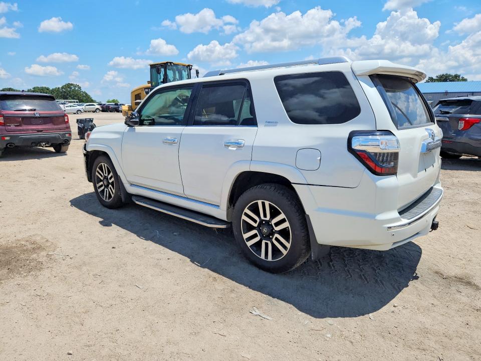 Photo 2 from auction – 2017 TOYOTA 4RUNNER with VIN JTEZU5JR4H5161600