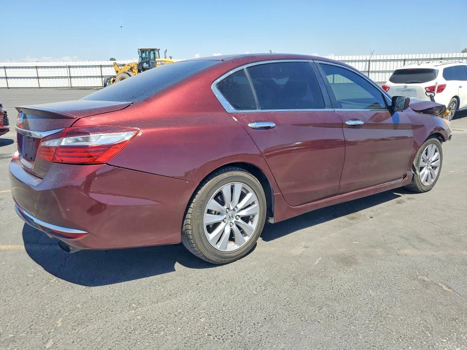 Photo 3 from auction – 2017 HONDA ACCORD with VIN 1HGCR2F10HA087582