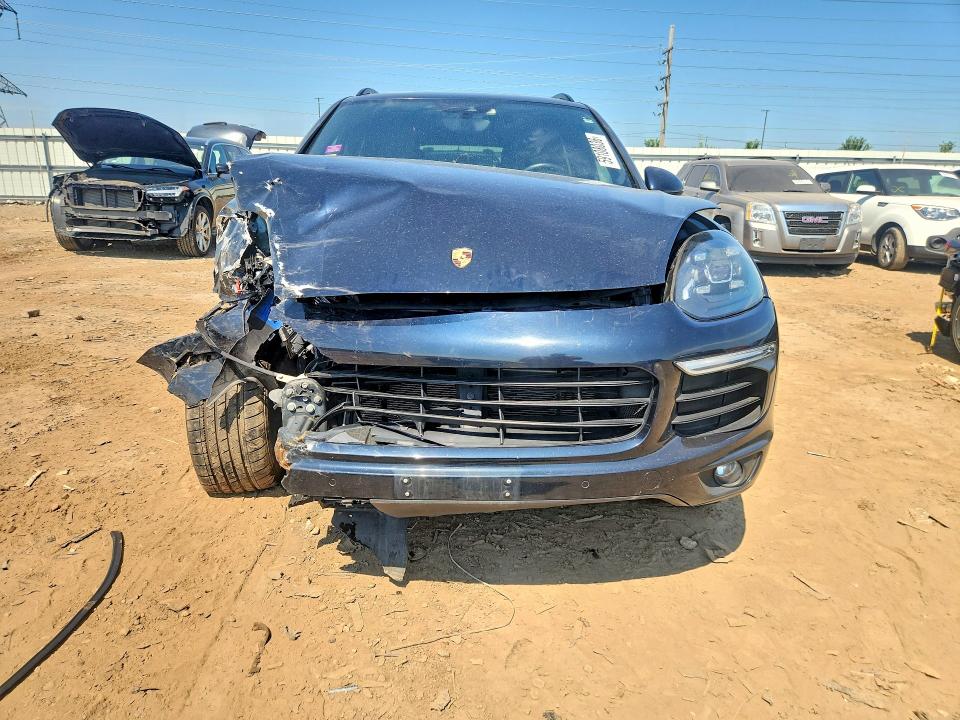 Снимка 5 от търг – 2016 PORSCHE CAYENNE с VIN WP1AA2A27GKA12303