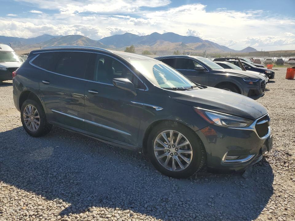 Photo 4 from auction – 2018 BUICK ENCLAVE with VIN 5GAEVAKW1JJ199801