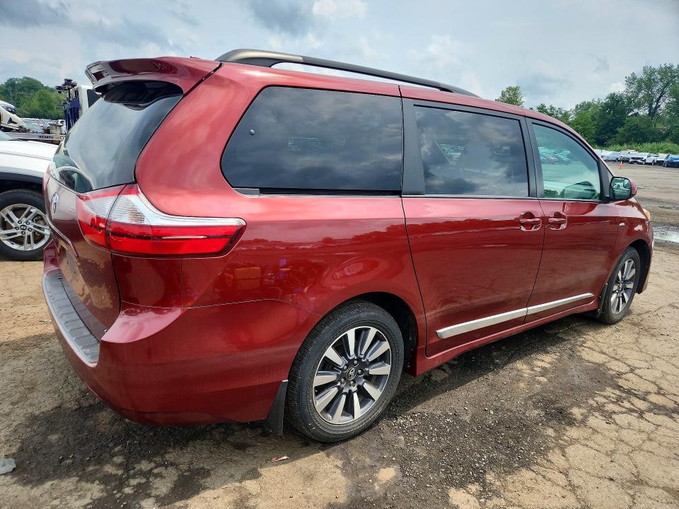Photo 3 from auction – 2019 TOYOTA SIENNA with VIN 5TDJZ3DCXKS219063