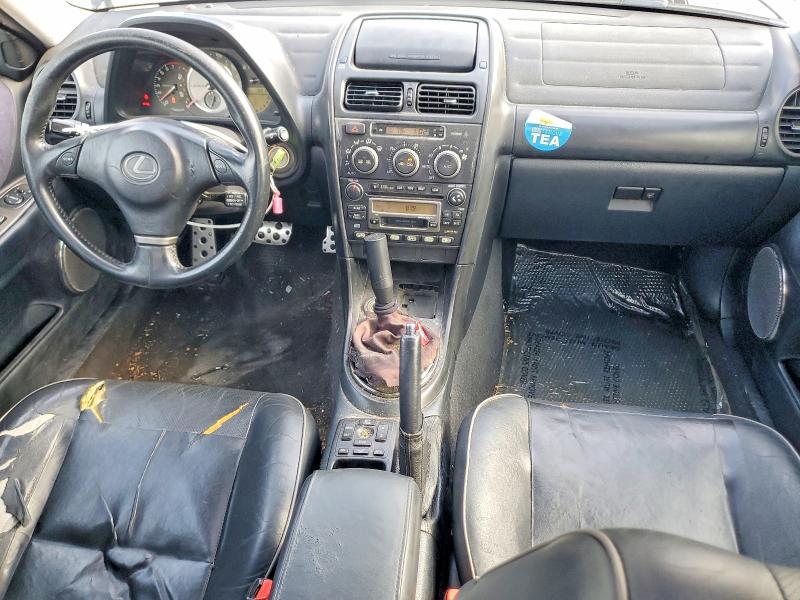 Photo 8 from auction – 2002 LEXUS IS 300 with VIN JTHBD192320047533