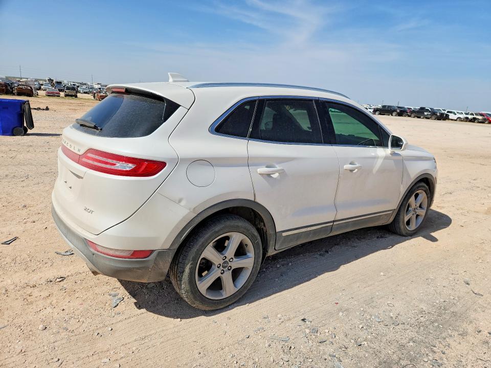 Photo 3 from auction – 2017 LINCOLN MKC with VIN 5LMCJ1C92HUL54397