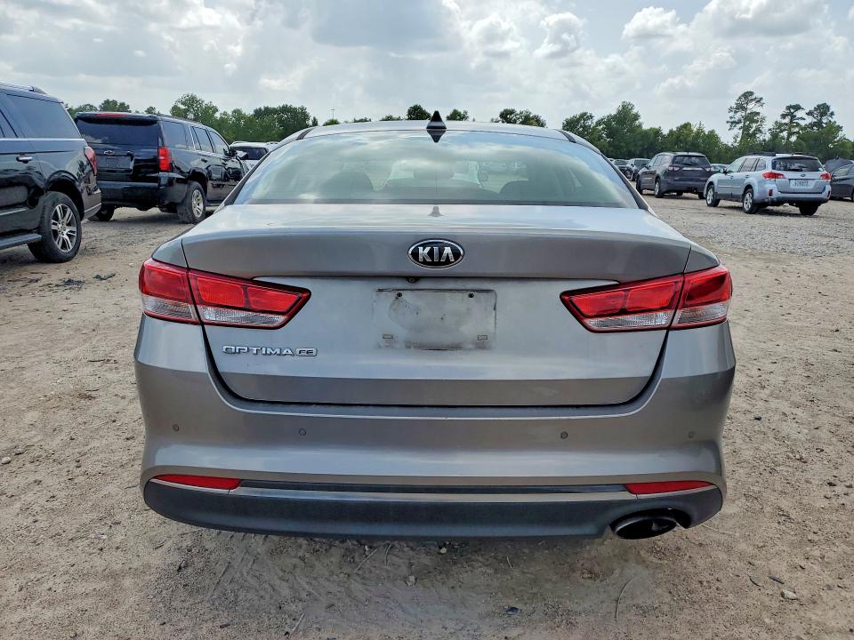 Photo 6 from auction – 2018 KIA OPTIMA with VIN 5XXGT4L38JG182792