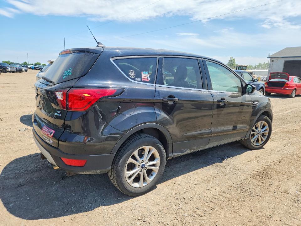 Photo 3 from auction – 2019 FORD ESCAPE with VIN 1FMCU9GD5KUC01480