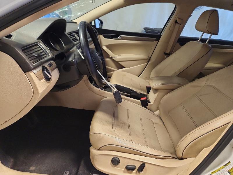 Photo 7 from auction – 2017 VOLKSWAGEN PASSAT with VIN 1VWBT7A30HC031225