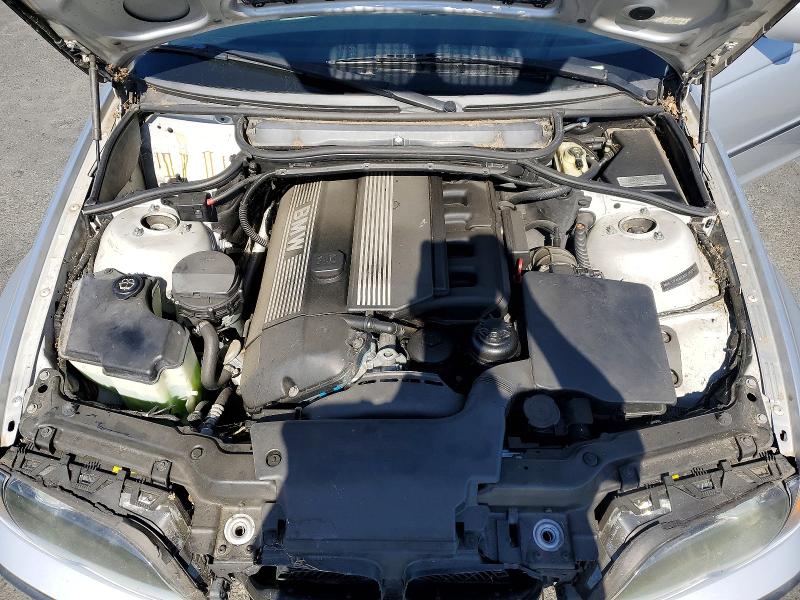 Photo 11 from auction – 2002 BMW 325 with VIN WBAEV33492KL68351