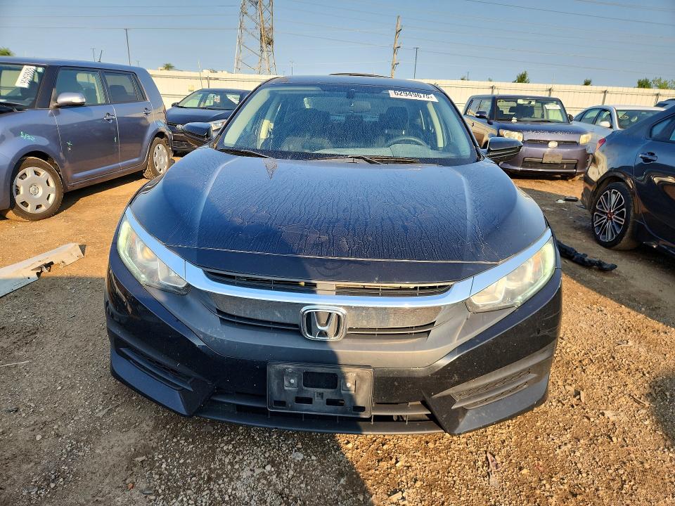 Foto 5 de la subasta – 2016 HONDA CIVIC con VIN 19XFC2F59GE029403