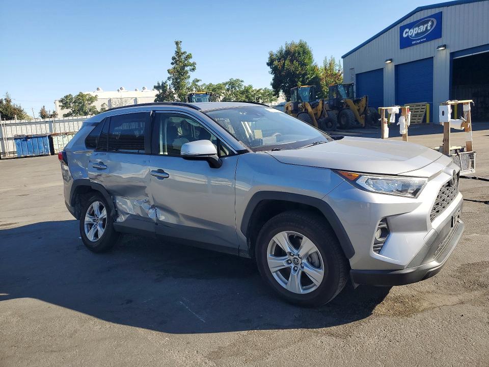 Photo 4 from auction – 2019 TOYOTA RAV4 with VIN JTMP1RFV7KD507296