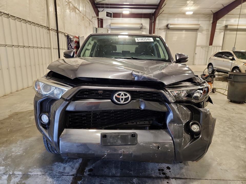 Photo 5 from auction – 2019 TOYOTA 4RUNNER with VIN JTEBU5JR4K5675987