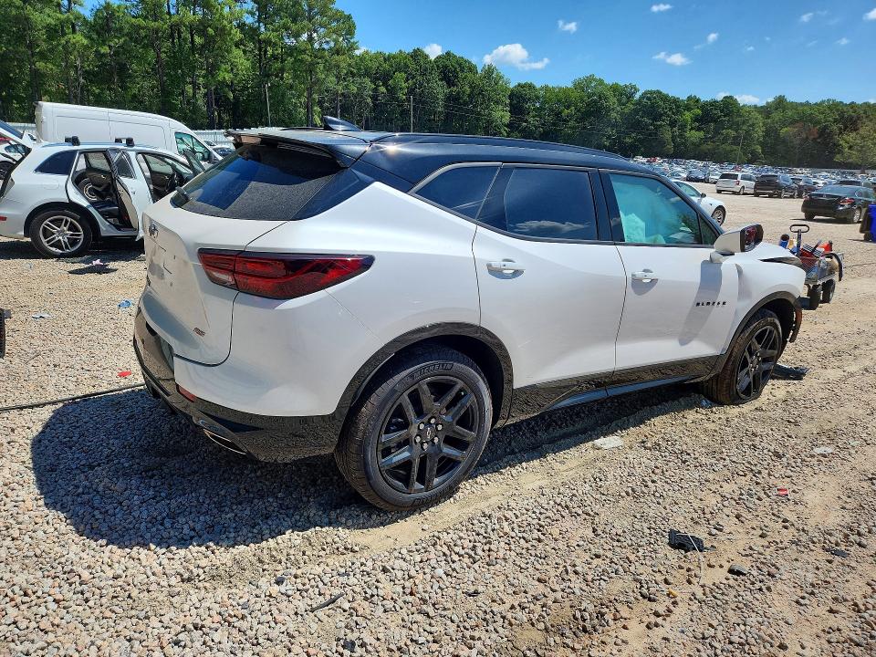 Photo 3 from auction – 2025 CHEVROLET BLAZER with VIN 3GNKBERS4SS180140