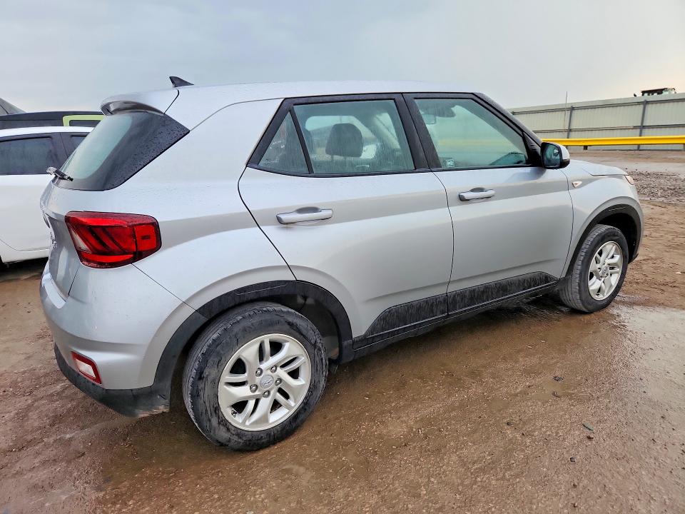 Photo 3 from auction – 2021 HYUNDAI VENUE with VIN KMHRB8A31MU096899
