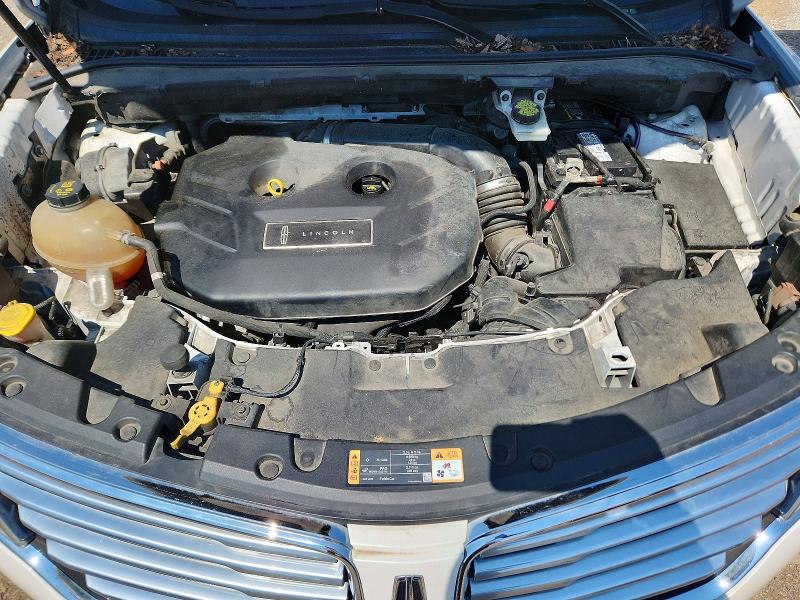 Фото 11 с аукциона – 2017 LINCOLN MKC с VIN 5LMCJ3D93HUL49302
