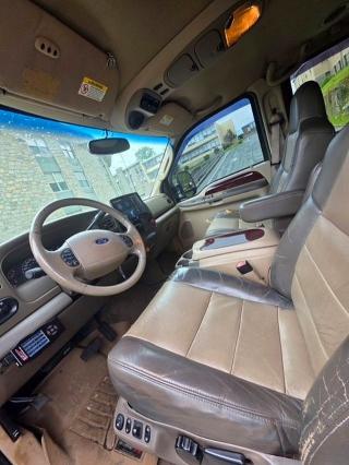 Photo 5 from auction – 2003 FORD EXCURSION with VIN 1FMSU45P93EC70809