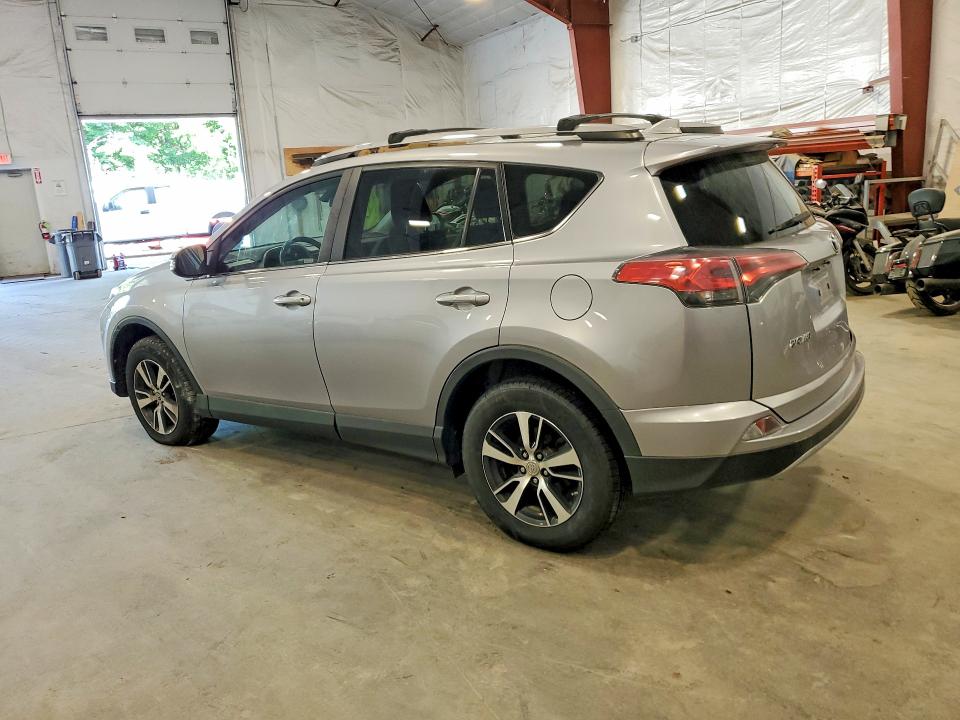 Photo 2 from auction – 2017 TOYOTA RAV4 with VIN 2T3RFREV2HW687228