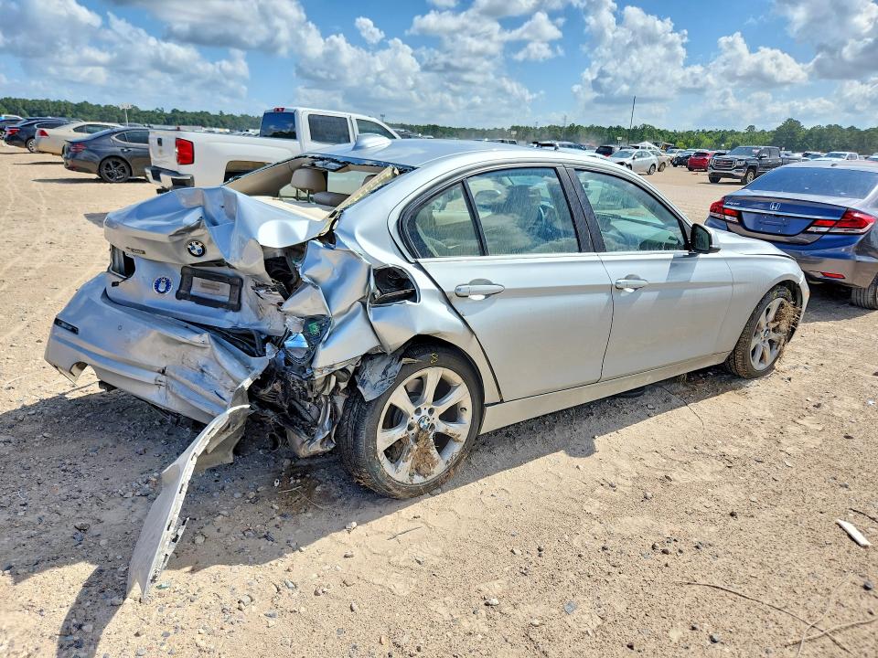 Photo 3 from auction – 2015 BMW 335 with VIN WBA3B9G58FNR93561