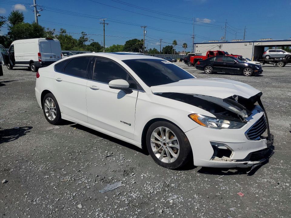 Zdjęcie 4 z aukcji – 2019 FORD FUSION z VIN 3FA6P0LU2KR110464