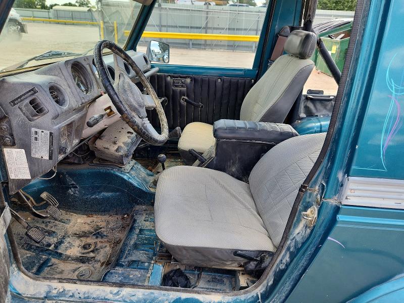 Photo 7 from auction – 1988 SUZUKI SAMURAI with VIN JS4JC51C9J4212016