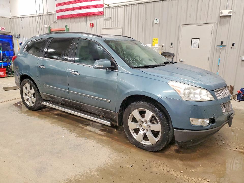 Photo 4 from auction – 2009 CHEVROLET TRAVERSE with VIN 1GNEV33D09S113303
