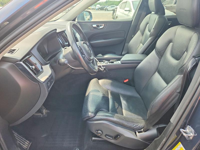 Photo 7 from auction – 2019 VOLVO XC60 with VIN LYV102RL2KB250939