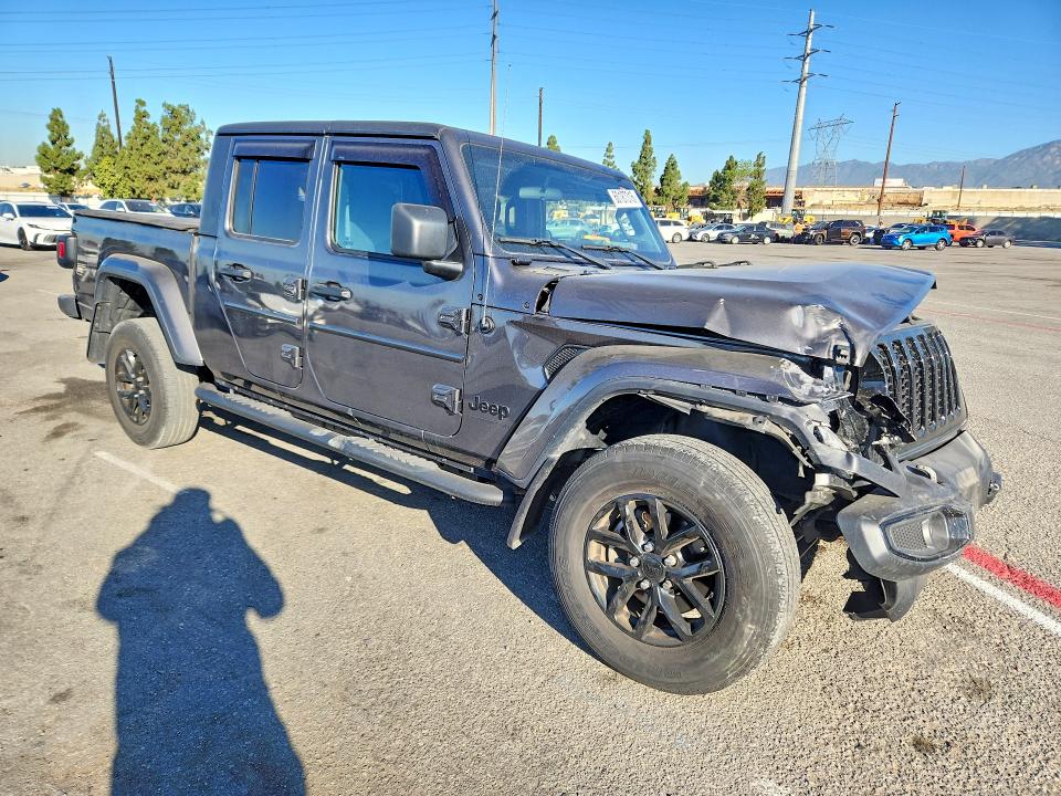 Photo 4 from auction – 2022 JEEP GLADIATOR with VIN 1C6HJTAG3NL143065