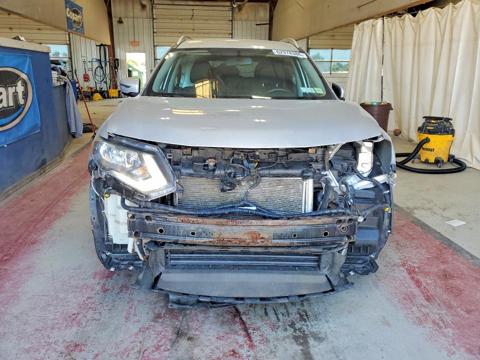 Photo 5 from auction – 2017 NISSAN ROGUE with VIN KNMAT2MV3HP517647