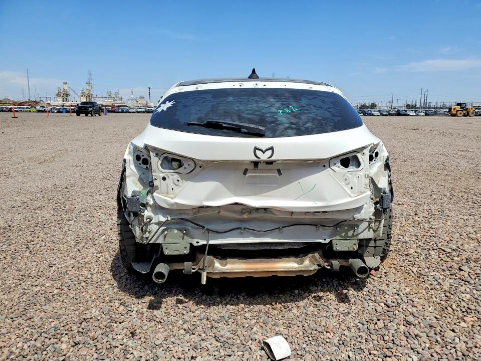 Foto 6 de la subasta – 2018 MAZDA 3 con VIN 3MZBN1L30JM176838