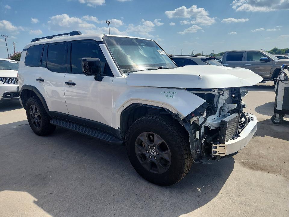 Photo 4 from auction – 2024 LEXUS GX 550 with VIN JTJTBCDX7R5009159