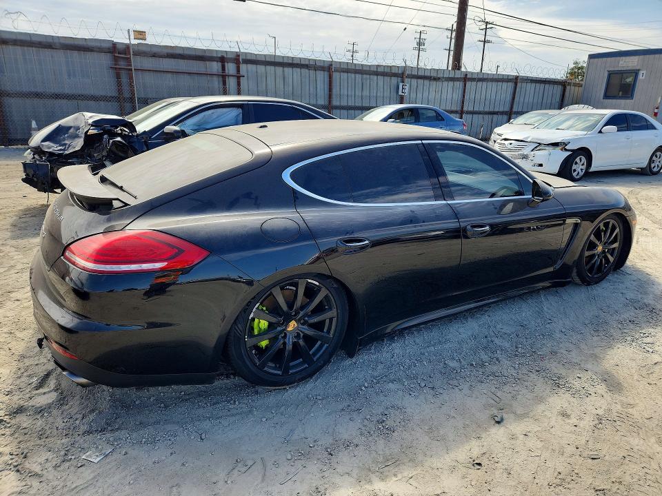 Photo 3 from auction – 2015 PORSCHE PANAMERA with VIN WP0AD2A70FL040716