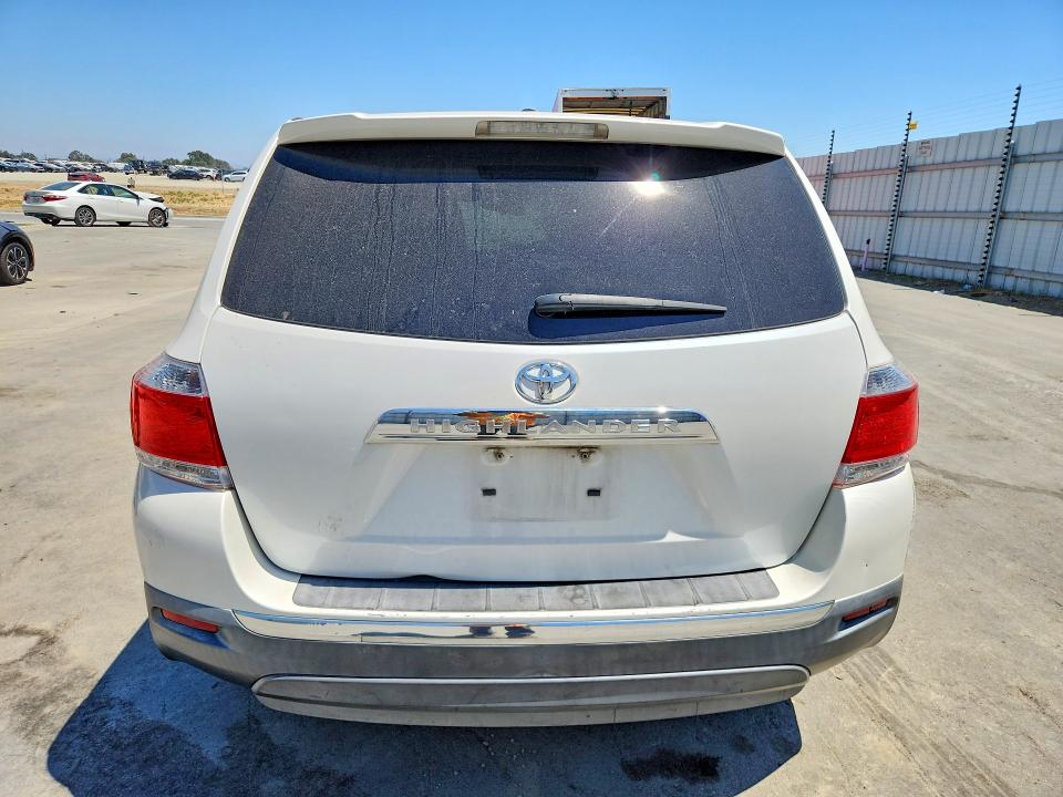 Photo 6 from auction – 2011 TOYOTA HIGHLANDER with VIN 5TDZK3EH0BS034019