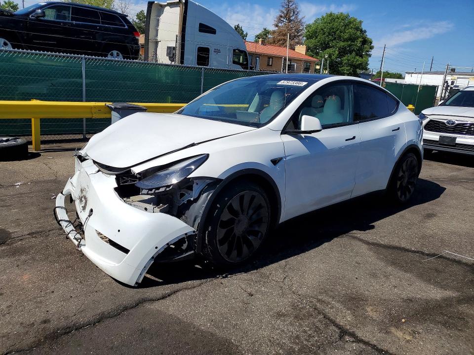 TESLA Y 2022 with VIN 7SAYGDEF4NF405969 - Photo from auction