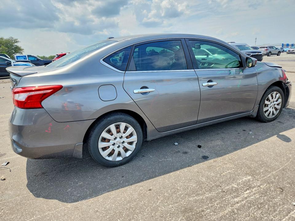 Photo 3 from auction – 2016 NISSAN SENTRA with VIN 3N1AB7AP3GY229262