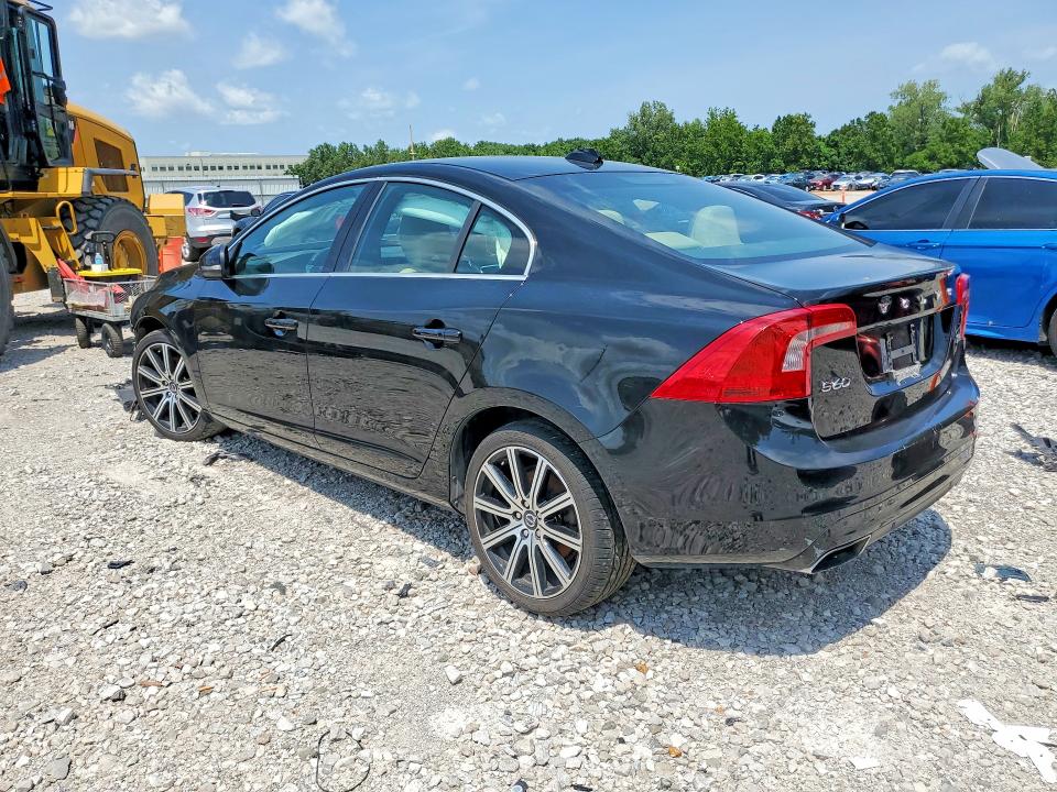 Photo 2 from auction – 2015 VOLVO S60 with VIN YV149MFM6F2335618
