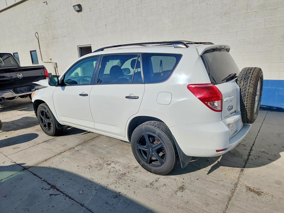 Photo 2 from auction – 2006 TOYOTA RAV4 with VIN JTMBD33V766010715