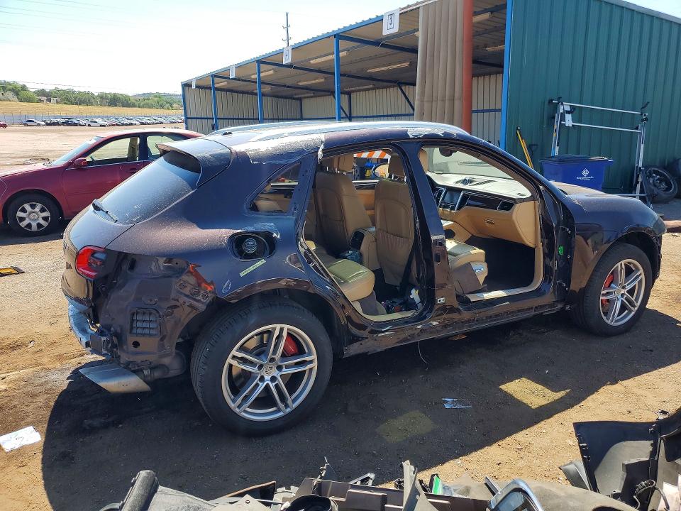 Photo 3 from auction – 2016 PORSCHE MACAN with VIN WP1AF2A51GLB93081