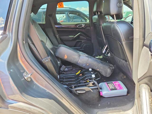 Photo 10 from auction – 2016 PORSCHE CAYENNE with VIN WP1AA2A27GLA09282