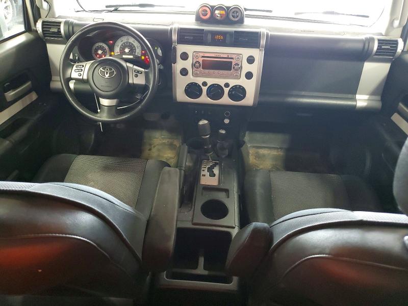 Photo 8 from auction – 2011 TOYOTA FJ CRUISER with VIN JTEBU4BF5BK108249