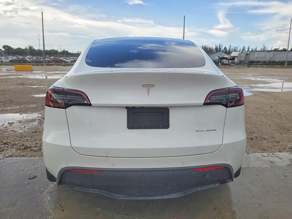Photo 6 from auction – 2021 TESLA MODEL Y with VIN 5YJYGAEE8MF284221