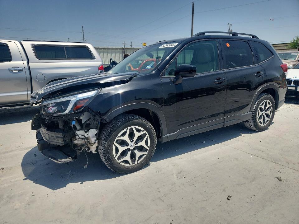 SUBARU FORESTER 2021 with VIN JF2SKAFC8MH471526 - Photo from auction