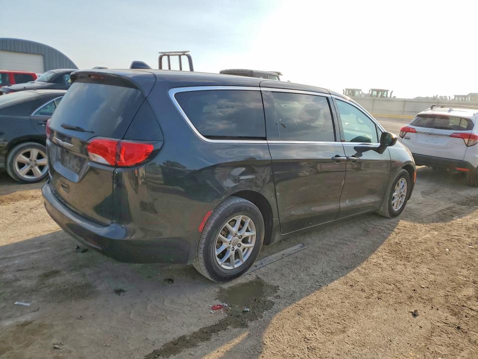 Photo 3 from auction – 2017 CHRYSLER PACIFICA with VIN 2C4RC1DG5HR501964
