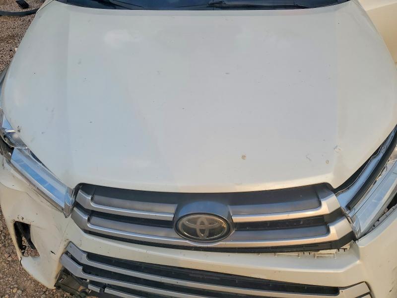 Photo 11 from auction – 2017 TOYOTA HIGHLANDER with VIN 5TDBZRFH4HS452610