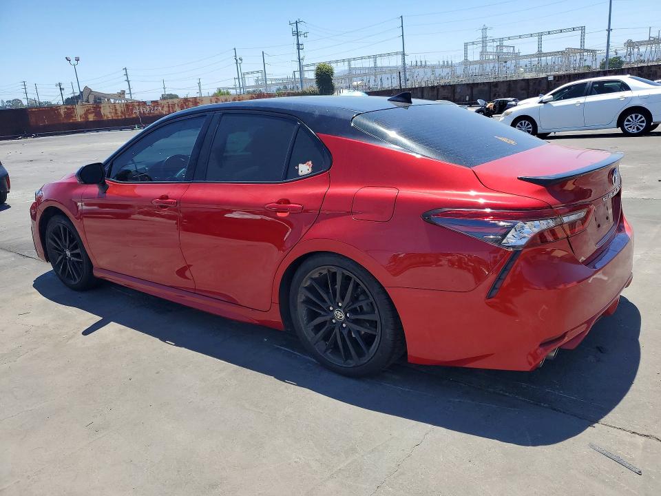 Photo 2 from auction – 2022 TOYOTA CAMRY with VIN 4T1K31AK2NU037956