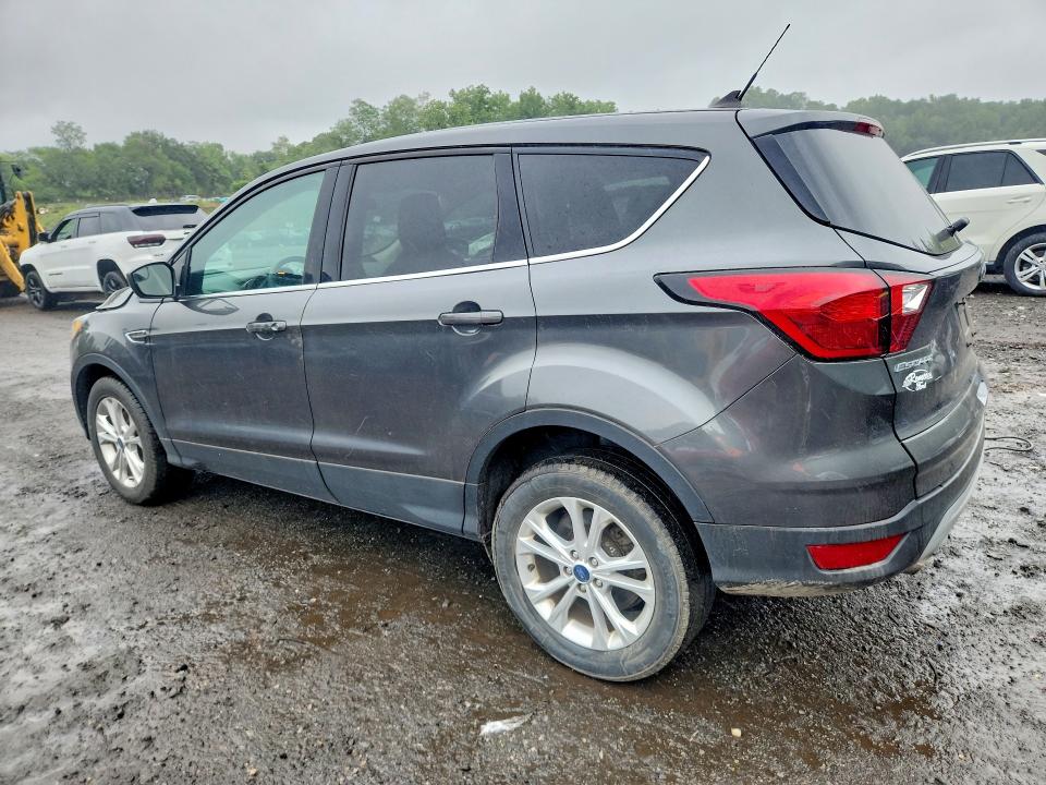 Photo 2 from auction – 2019 FORD ESCAPE with VIN 1FMCU9GD6KUA86002