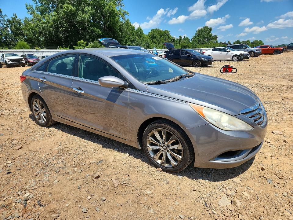 Photo 4 from auction – 2011 HYUNDAI SONATA with VIN 5NPEC4AC0BH289710