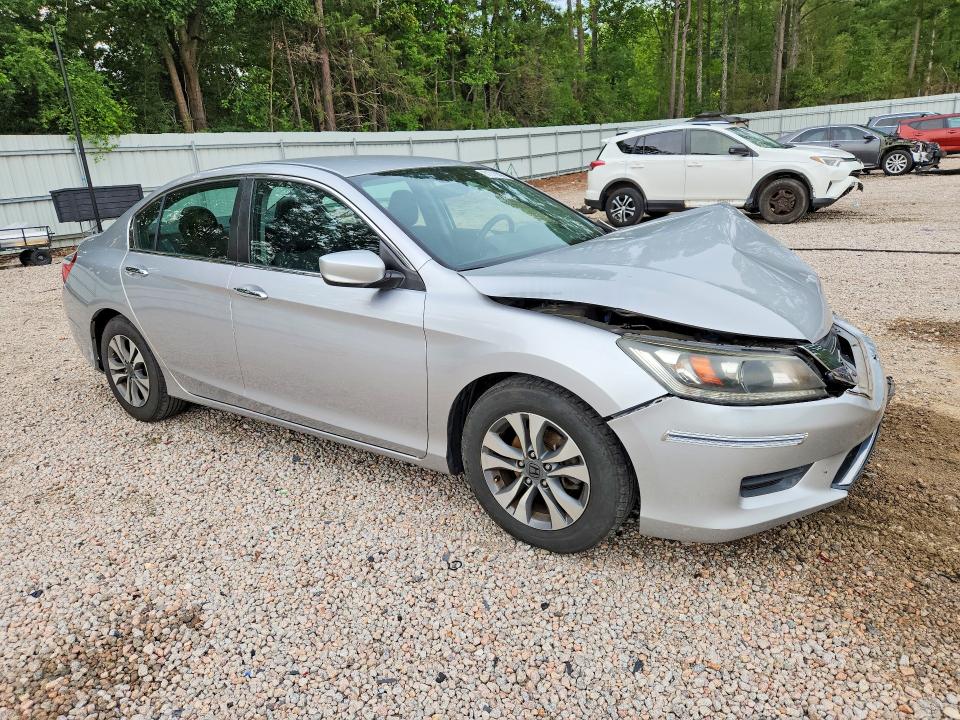 Photo 4 from auction – 2015 HONDA ACCORD with VIN 1HGCR2F32FA196334