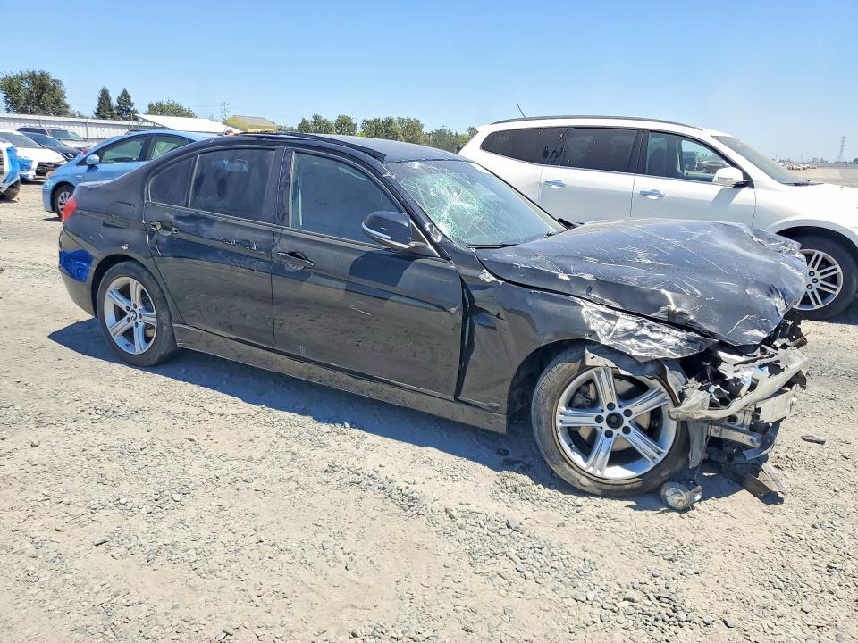Foto 4 de la subasta – 2015 BMW 320 con VIN WBA3B1C5XFK137610