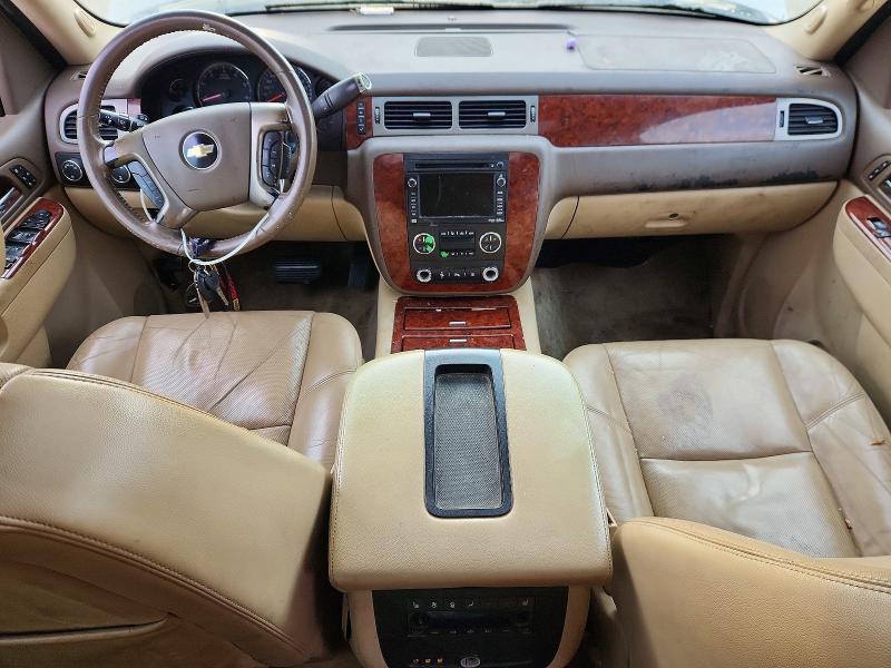 Photo 8 from auction – 2011 CHEVROLET SUBURBAN with VIN 1GNSKKE31BR333346