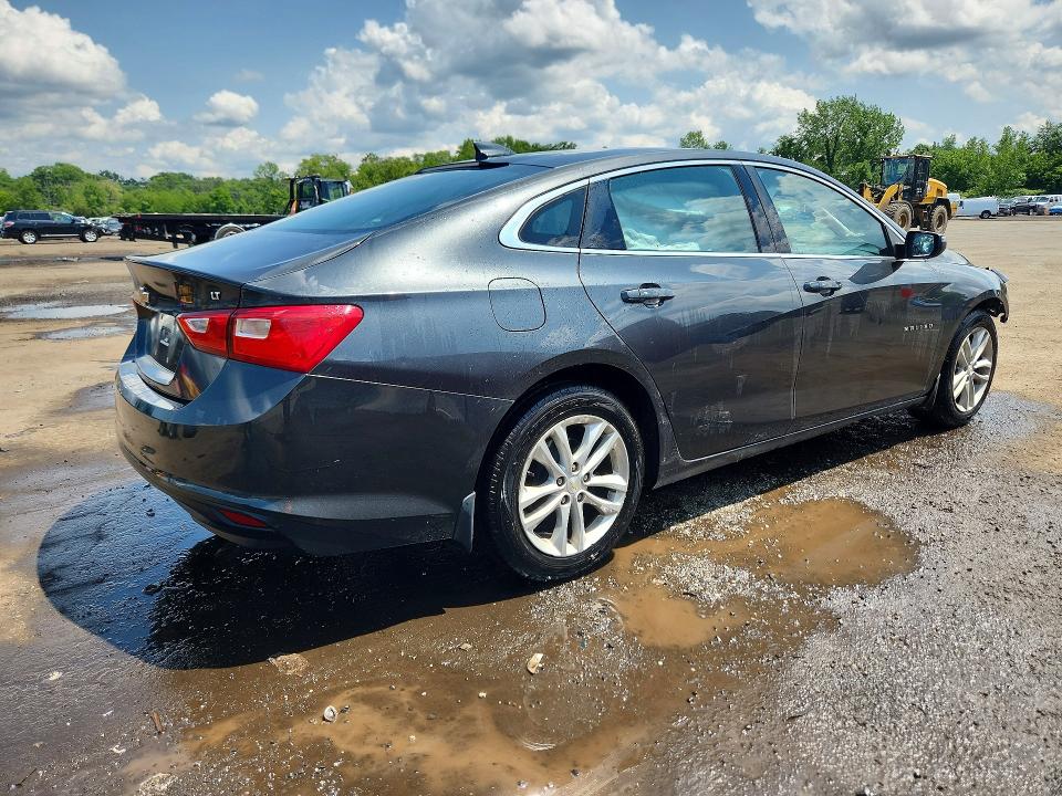 Photo 3 from auction – 2016 CHEVROLET MALIBU with VIN 1G1ZE5ST7GF261641