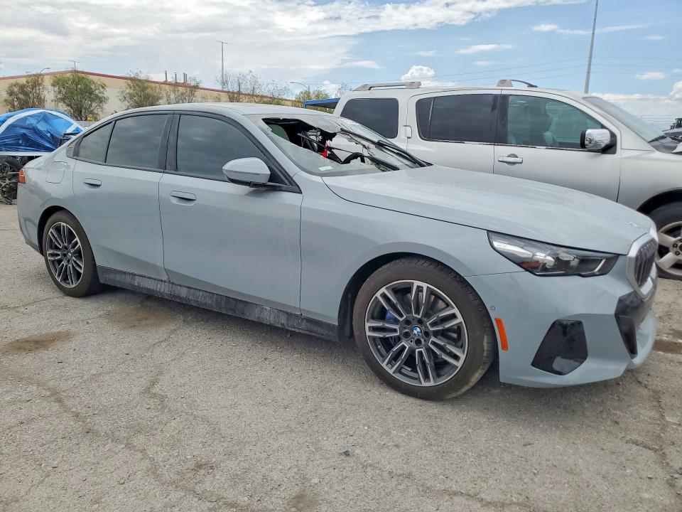 Снимка 4 от търг – 2025 BMW 530 с VIN WBA43FJ08SCU38421
