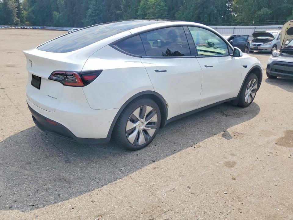 Photo 3 from auction – 2022 TESLA MODEL Y with VIN 7SAYGAEE5NF329894
